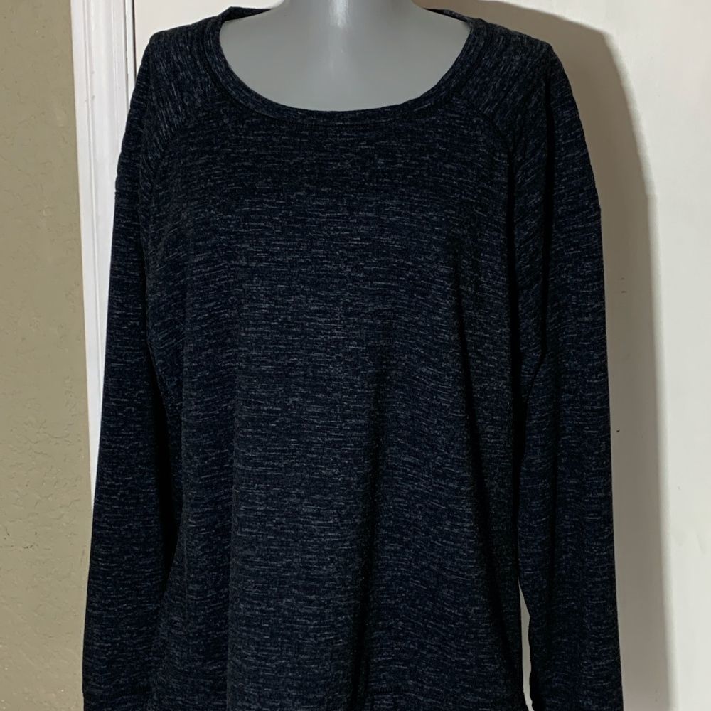 32 HEAT Women's Sweatshirt